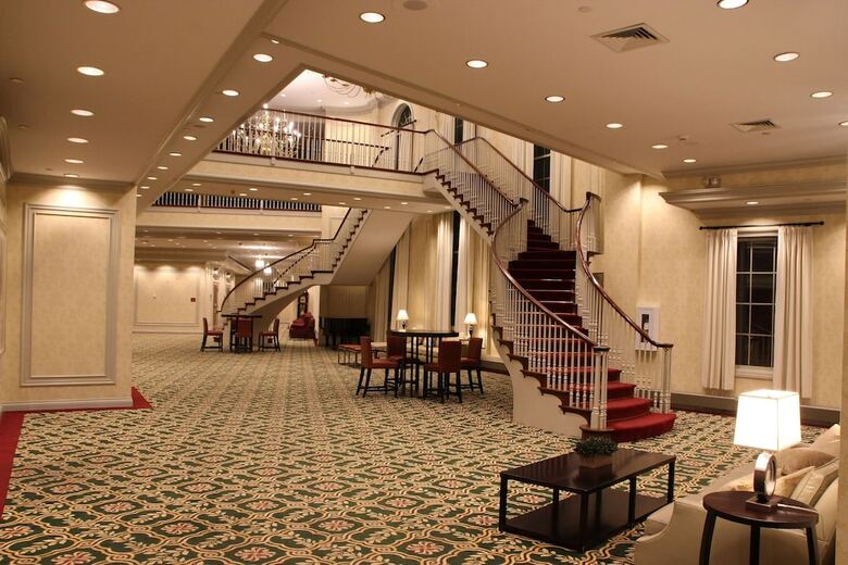 Radisson Hotel And Suites Chelmsford / Lowell