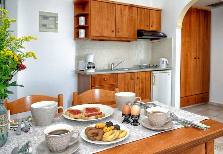 Aparthotel Aspri Petra