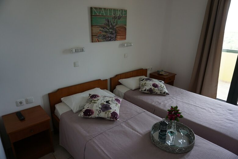 Aparthotel Aspri Petra