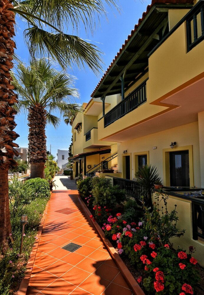 Aparthotel Aspri Petra