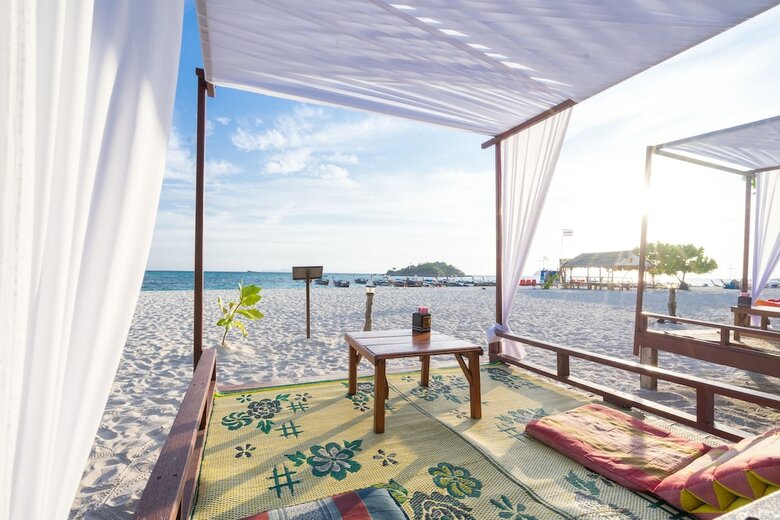 Hotel Lipe Beach Resort