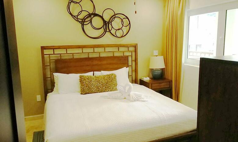 Hotel Grand Roatan Caribbean Resort