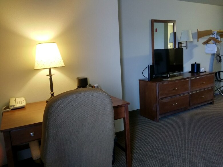 Madelia Hotel & Suites