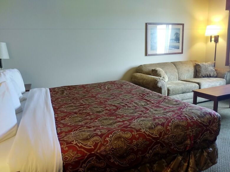 Madelia Hotel & Suites