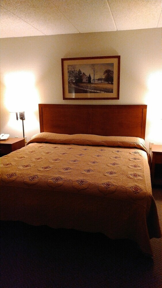 Madelia Hotel & Suites