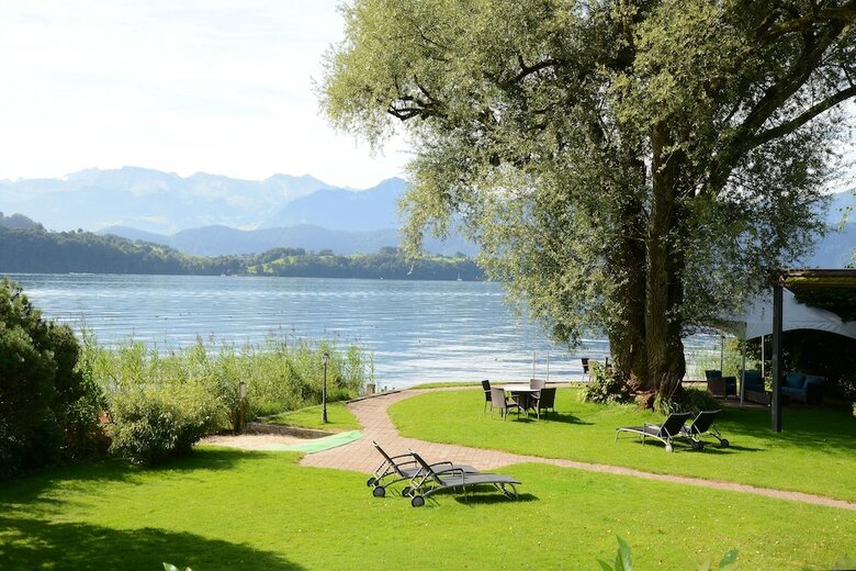 Schloss-hotel ? Swiss-chalet Merlischachen