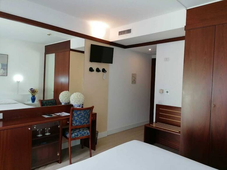 Green Hotel Motel