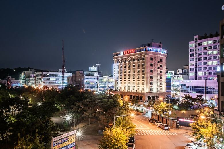 Hotel Aura