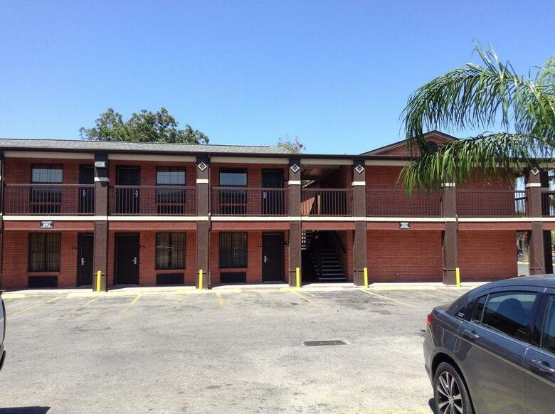 Hotel Laredo Executive Inn