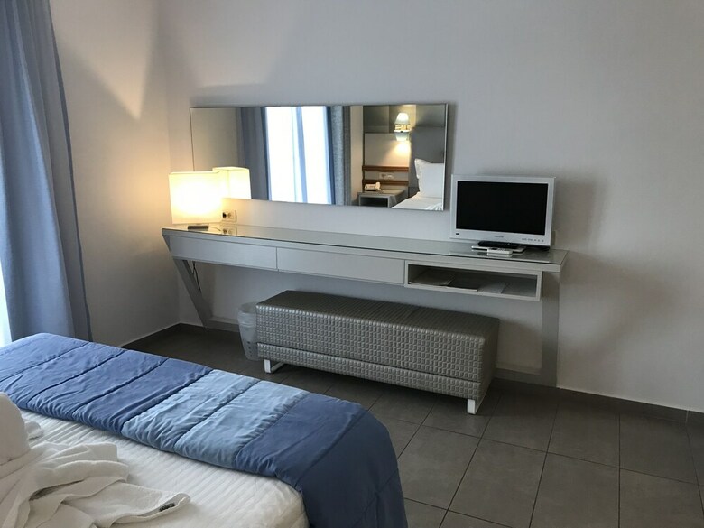 Aparthotel Lithos By Spyros & Flora