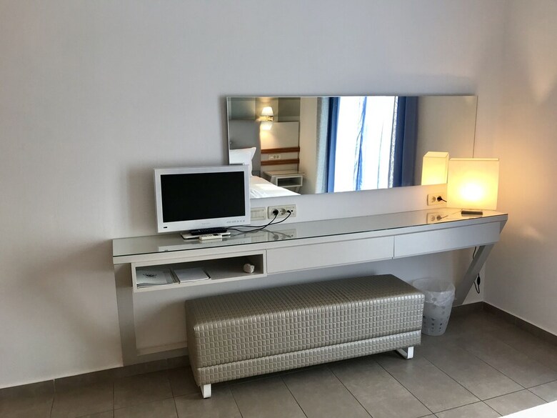 Aparthotel Lithos By Spyros & Flora