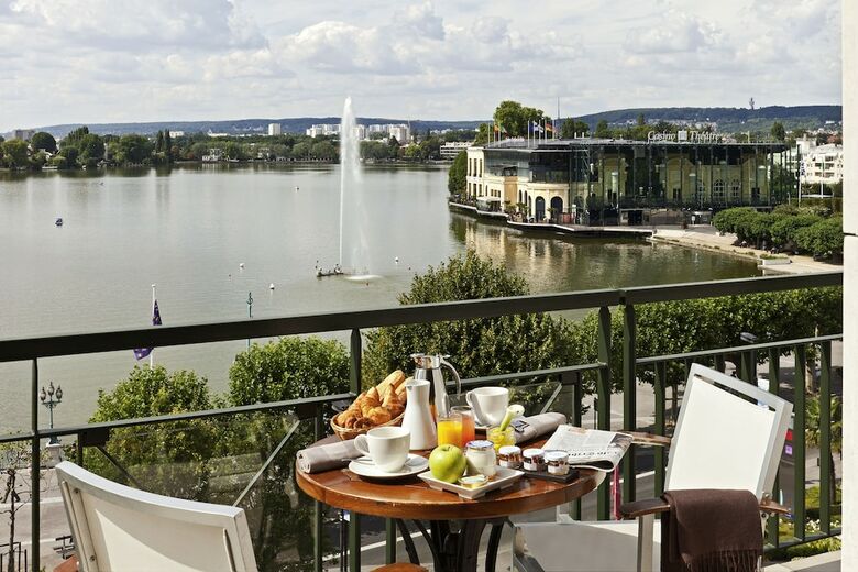 Hotel H�tel Barri�re L'h�tel Du Lac