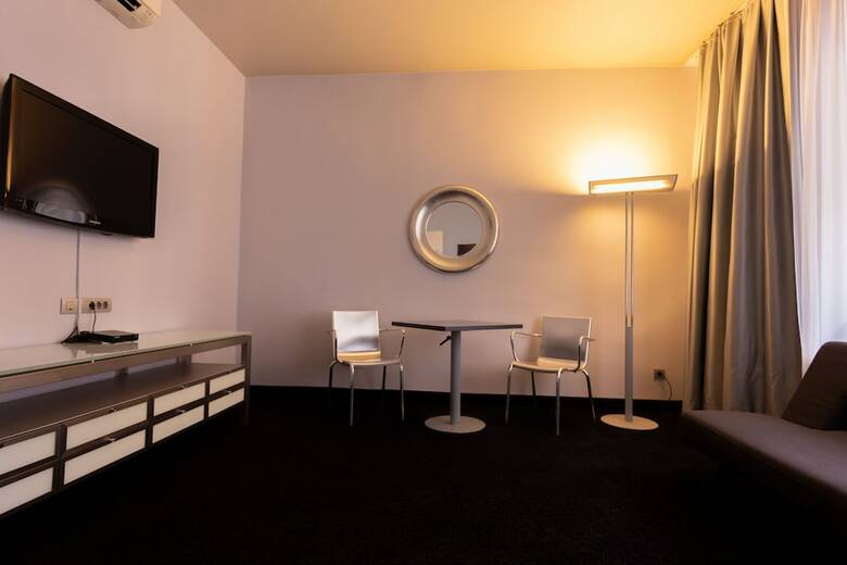 Central Hotel By Zeus International