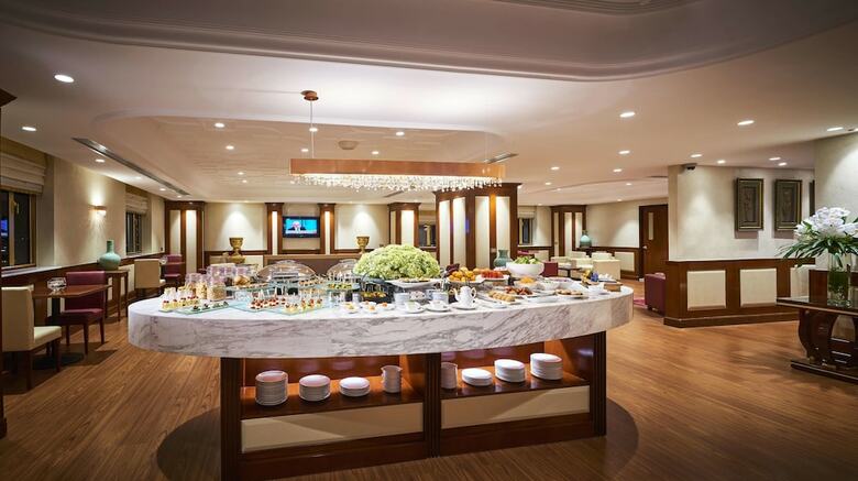 Windsor Plaza Hotel
