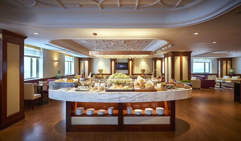 Windsor Plaza Hotel
