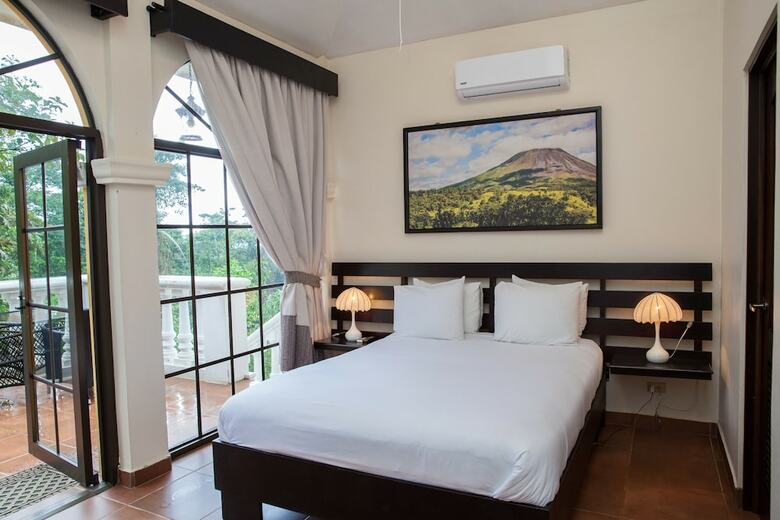 Tifakara Boutique Hotel & Birding Oasis