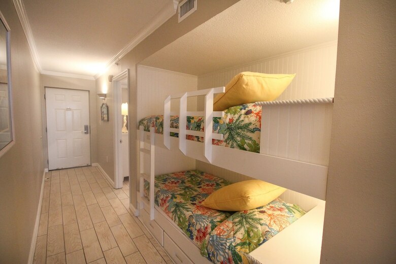 Pelican Beach Resort & Conference Center