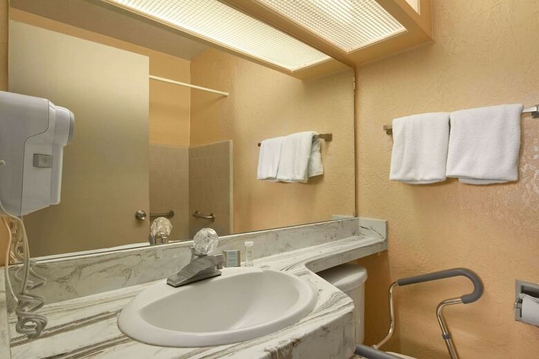 Hotel Howard Johnson By Wyndham Flagstaff University West