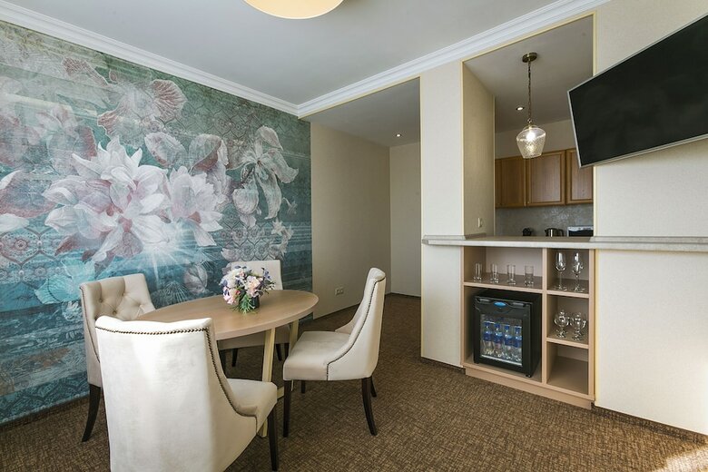 Hotel Salut