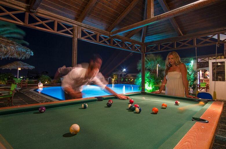 Hotel Holiday Beach Resort