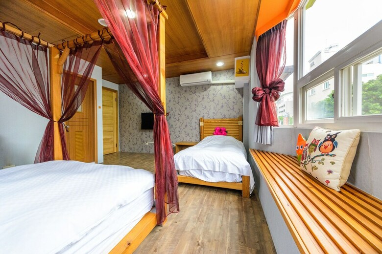 Hotel Owl Castle Bed And Breakfast