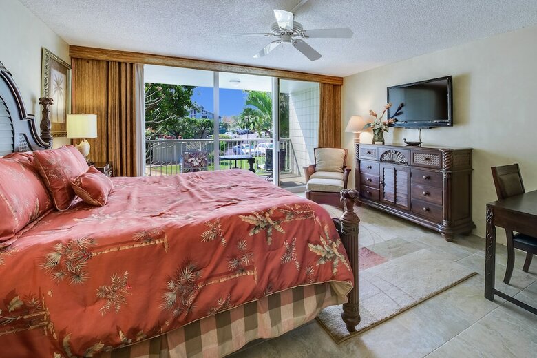 Oceanfront Realty - The Cliffs At Princeville