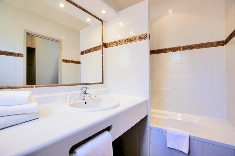 Hotel H�tel Kyriad N�mes Centre
