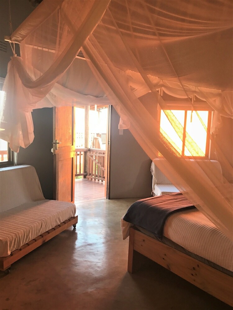Posada Swell Eco Lodge