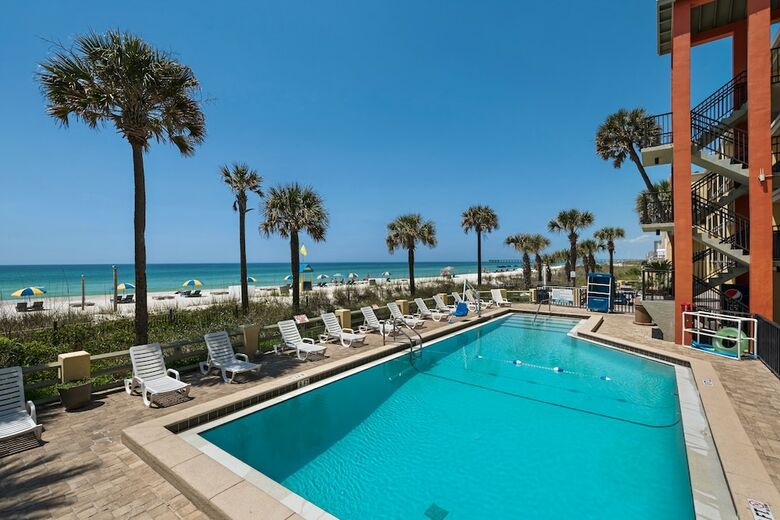 Hotel Beachbreak By The Sea