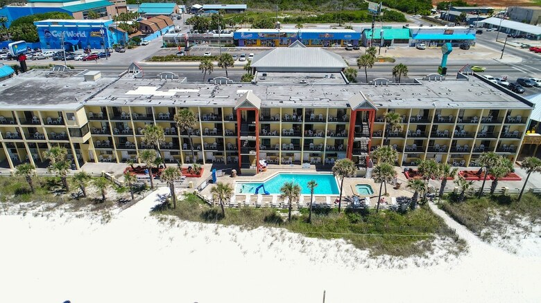 Hotel Beachbreak By The Sea