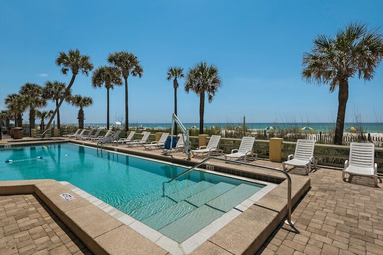 Hotel Beachbreak By The Sea