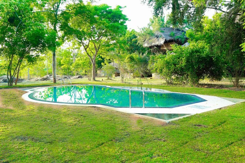 Cabana Saraii Village