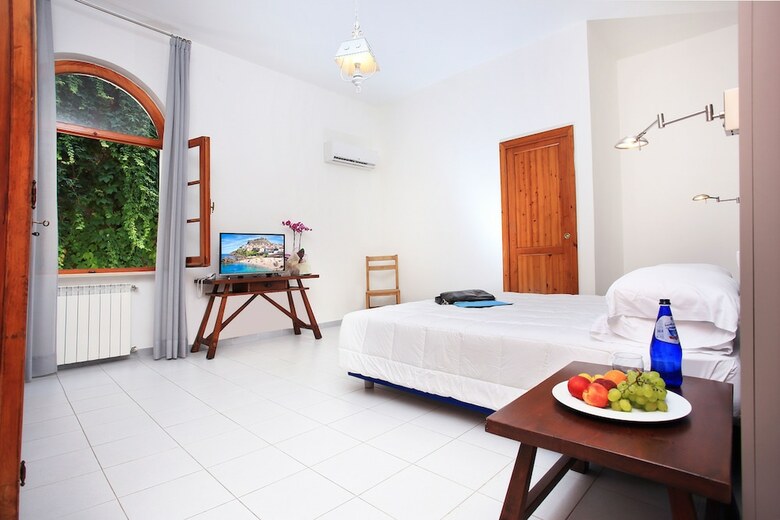 Posada Meli Hotel - Near Marina Di Castelsardo Beach