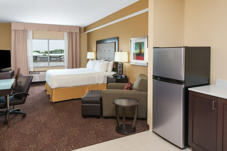 Hotel Holiday Inn Express & Suites Sandusky