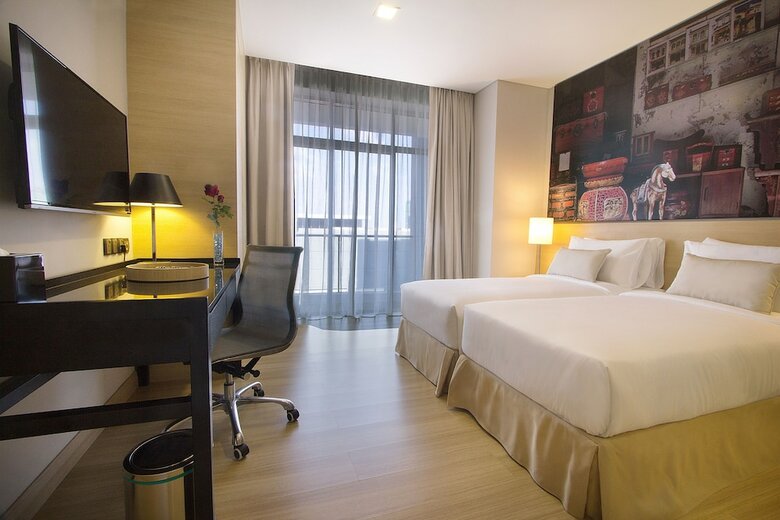The Straits Hotel & Suites