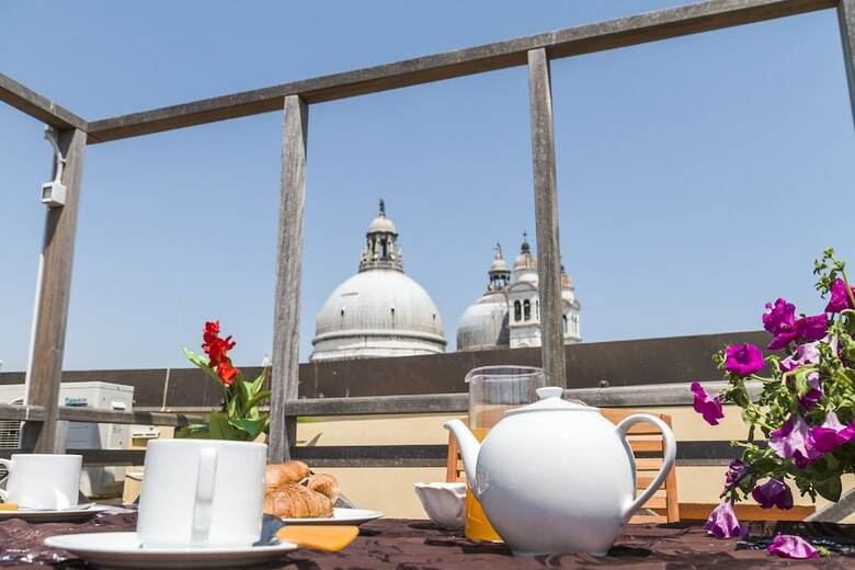 Accademia Charm Apartments