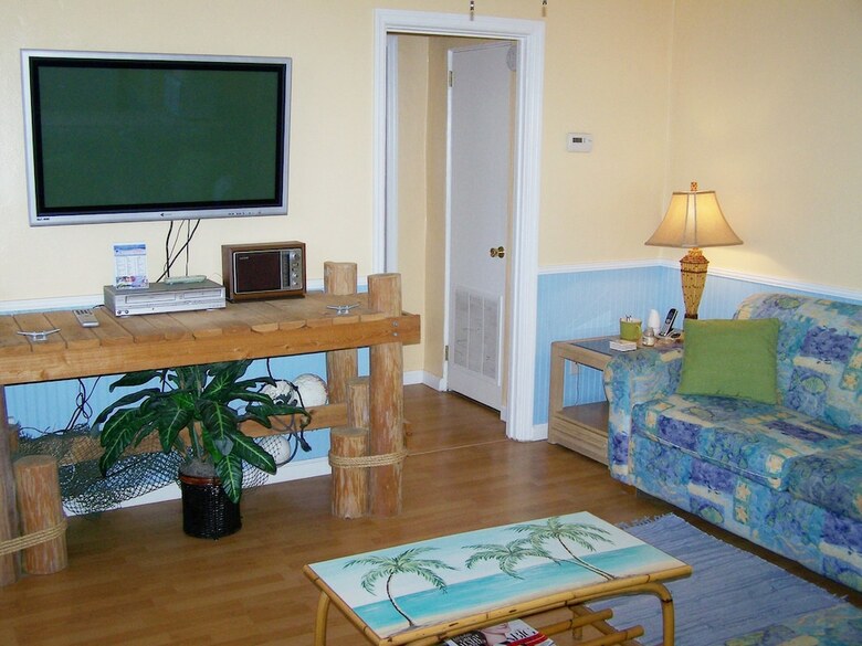 Hotel Gulf Winds Beach Resort