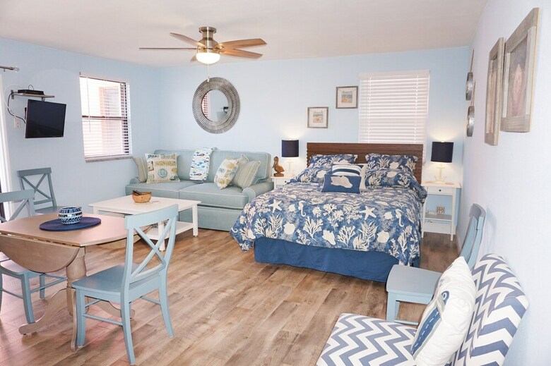 Hotel Gulf Winds Beach Resort