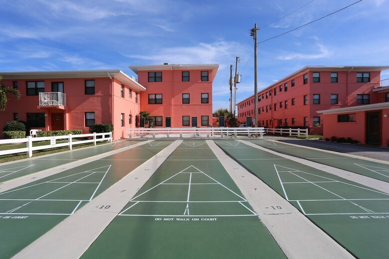 Hotel Gulf Winds Beach Resort
