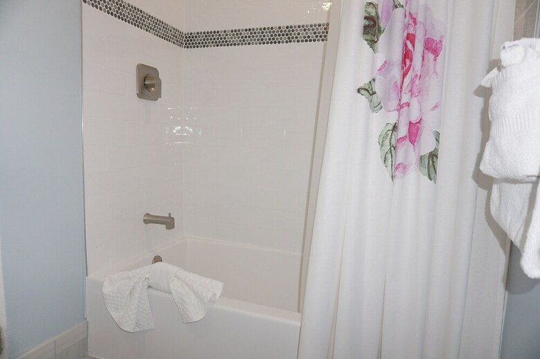 Hotel Gulf Winds Beach Resort