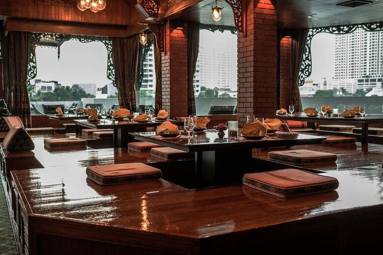 Royal Orchid Sheraton Hotel & Towers