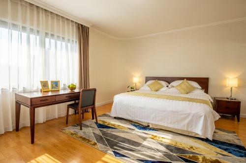 Beijing Lido Place Apartment