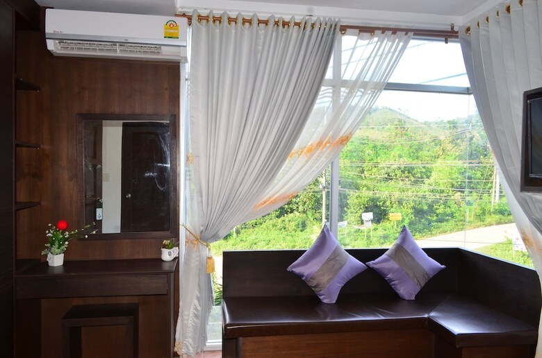 Hotel Lanta Nice Beach House