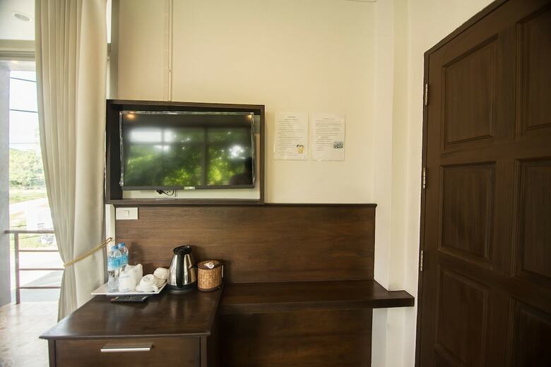 Hotel Lanta Nice Beach House