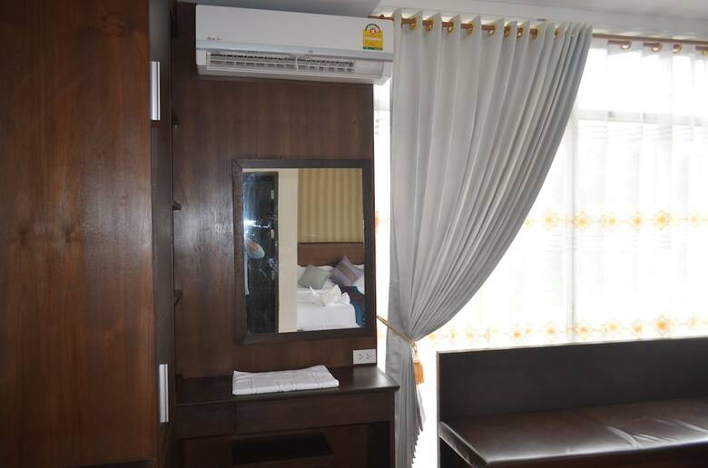 Hotel Lanta Nice Beach House