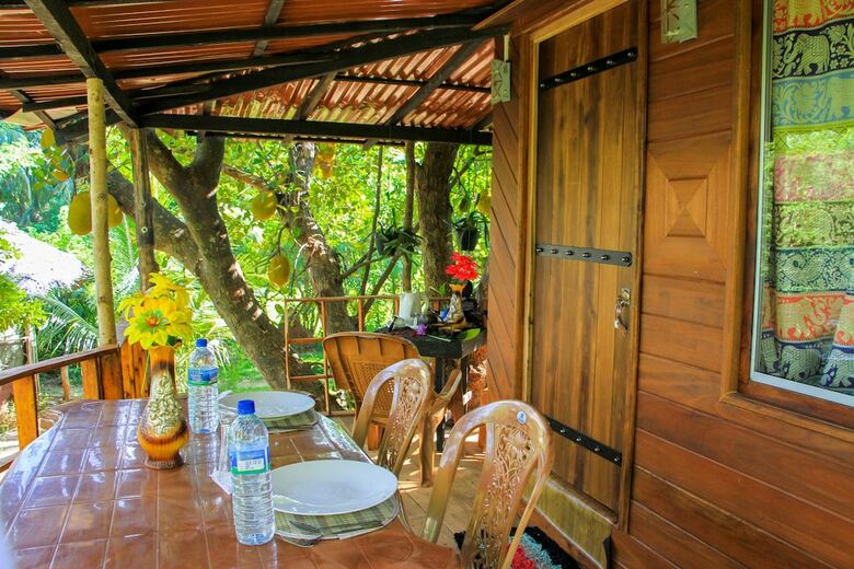 Hotel Lake View Tree House