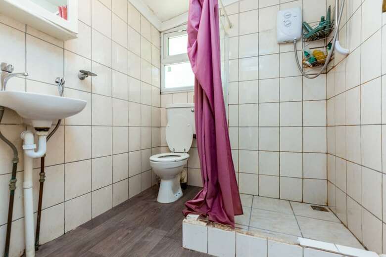 Apartamentos Bazely Street Deluxe Double Room 3