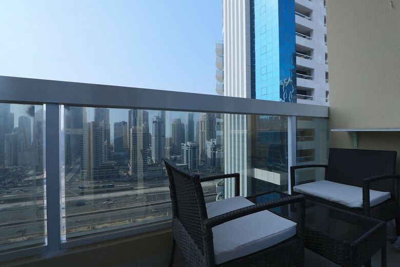 Apartamento Oyo Home 301 2bhk Dubai Gate 1 Jlt