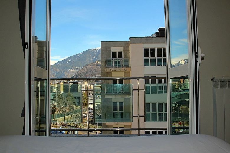 Apartamentos Vitivola Prat Condal 4-6 4t 2a