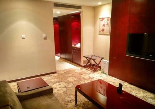 Zhongyi Pengao Hotel